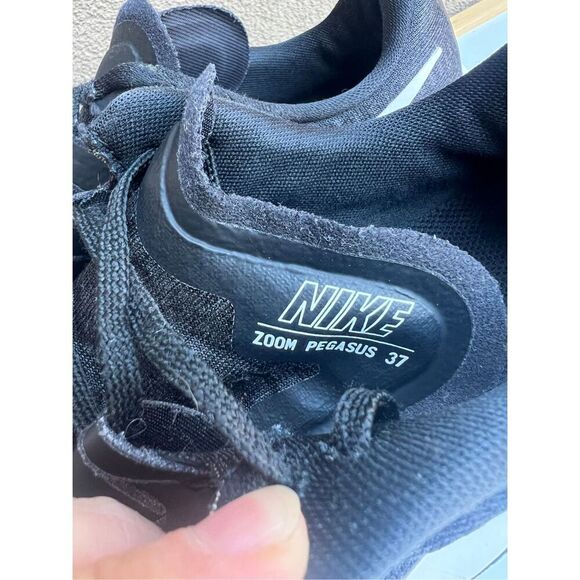 Nike Shoes Mens Size 9.5 Black White Swoosh Air Zoom Pegasus 37 Running Sneakers - Picture 4 of 10